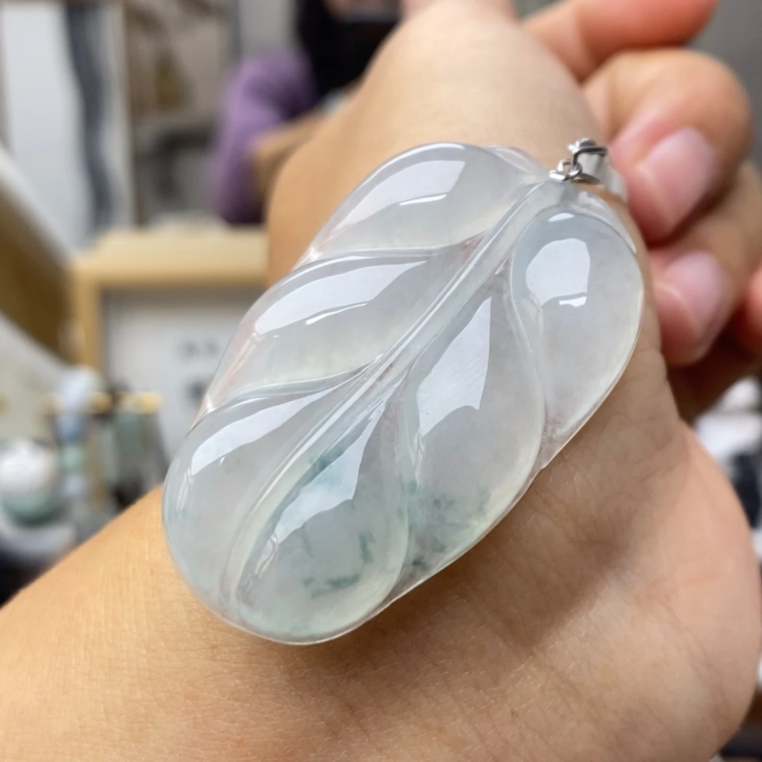 【闪购商品】颈饰18K金镶嵌翡翠25