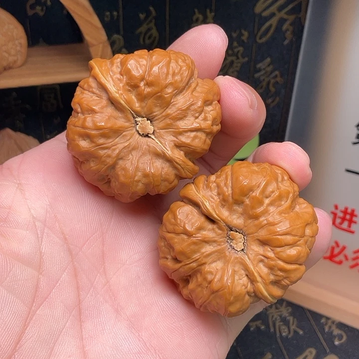 文玩核桃吊坠蛤蟆头41全品边高差一个尺