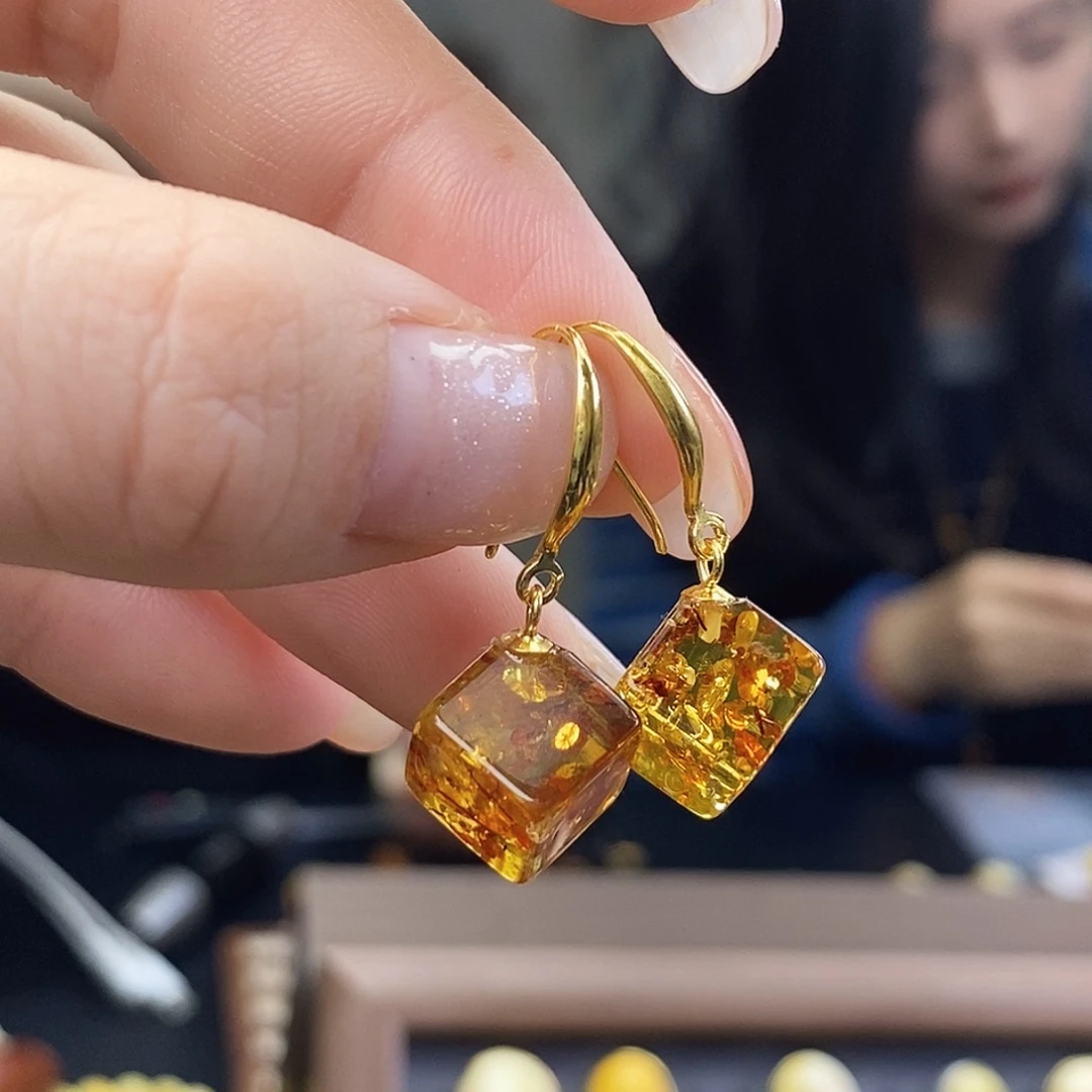 琥珀未镶嵌裸石成品
