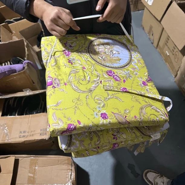 百货 6001 绿色坐垫发    1