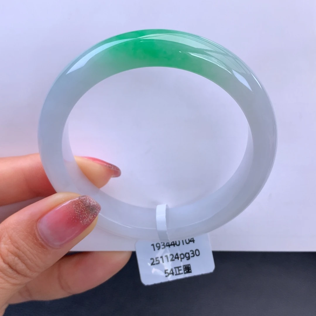 翡翠未镶嵌手镯糯冰白底阳绿手镯（有纹捡漏）