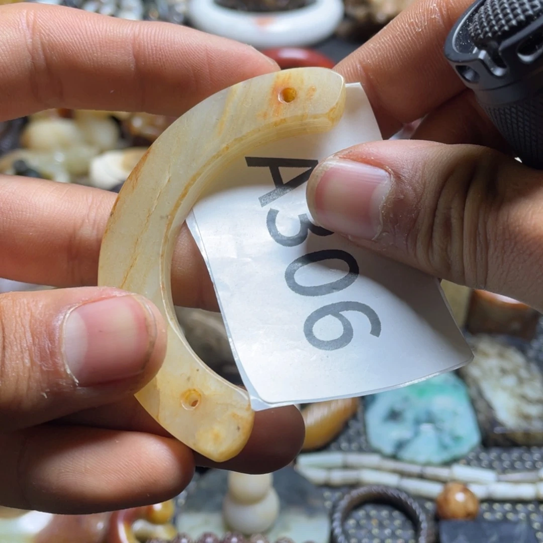 和田玉（糖玉）挂件未镶嵌