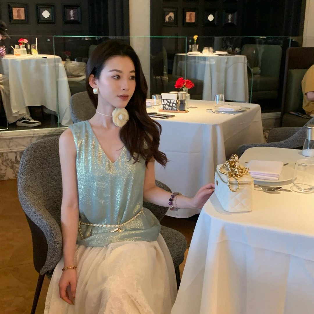 JIAJIA【浮云间】高品质桑蚕丝亮面金线背心V领透气蓝上衣NN251800