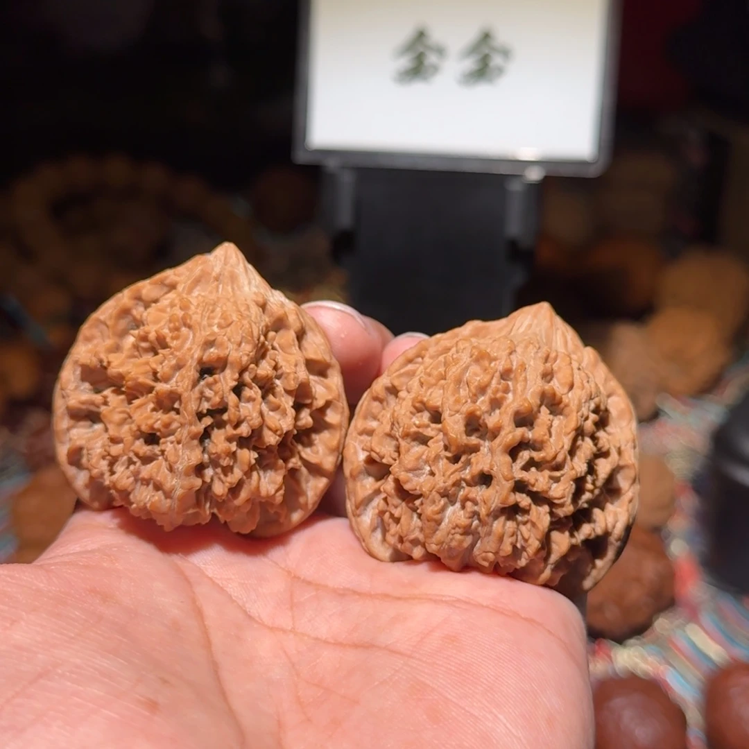 前***进文玩核桃把件1083满天星，尺寸46