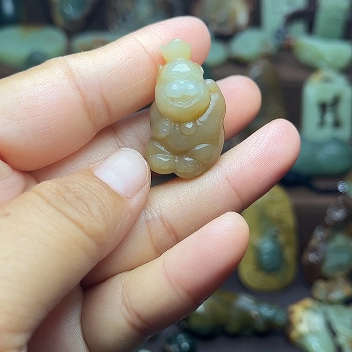 岫岩老玉（透闪石质玉）未镶嵌颈饰