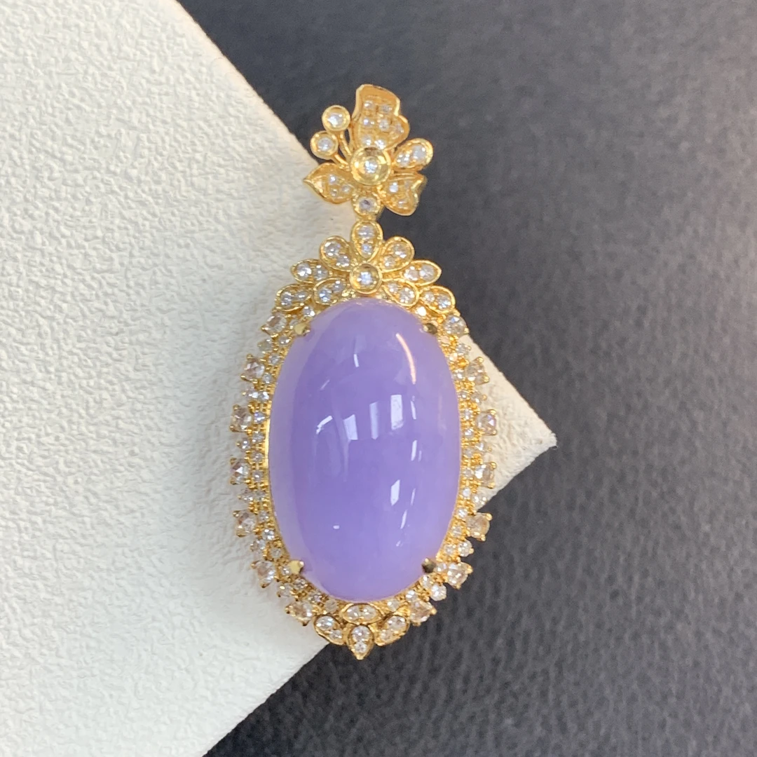 附自然光视频红紫蛋面椭圆设计高奢款翡翠吊坠18k气质缅A