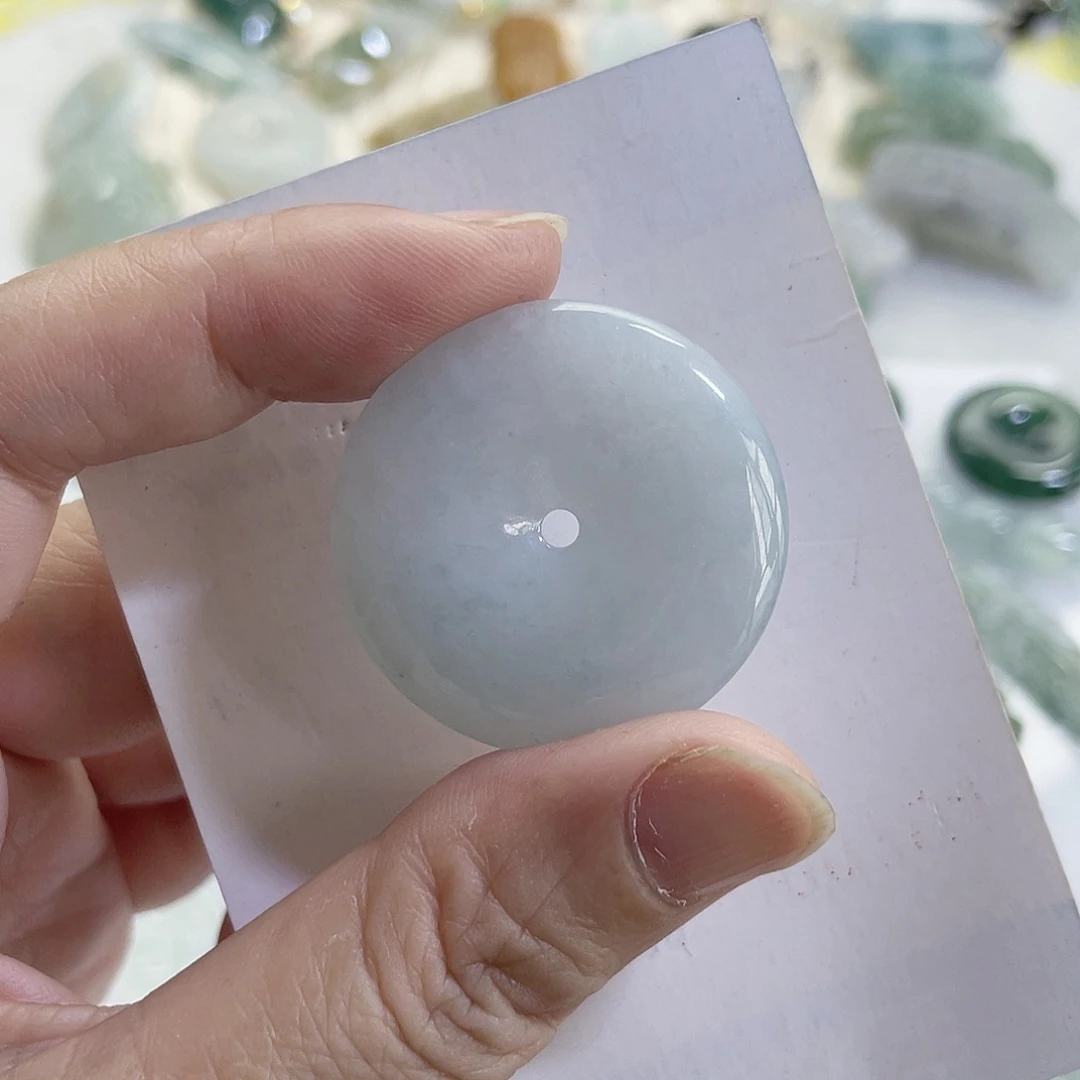 翡翠未镶嵌颈饰平安扣