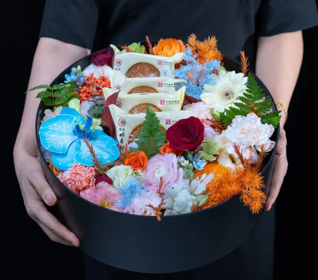 永生花月饼礼盒同城配送适合生日送礼等多种场合