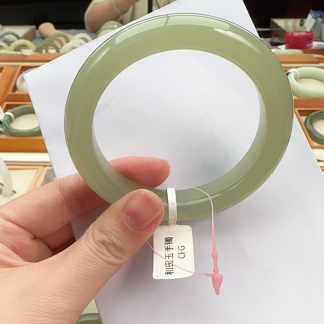 和田玉未镶嵌手镯61宽胎毕业晴绿