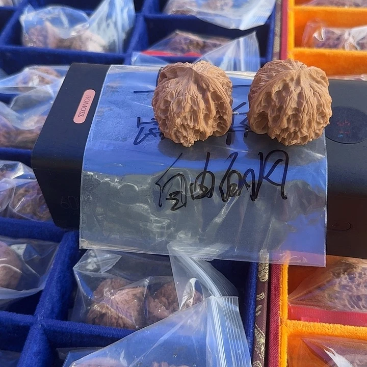 自***风文玩核桃吊坠他啦啦啦啦