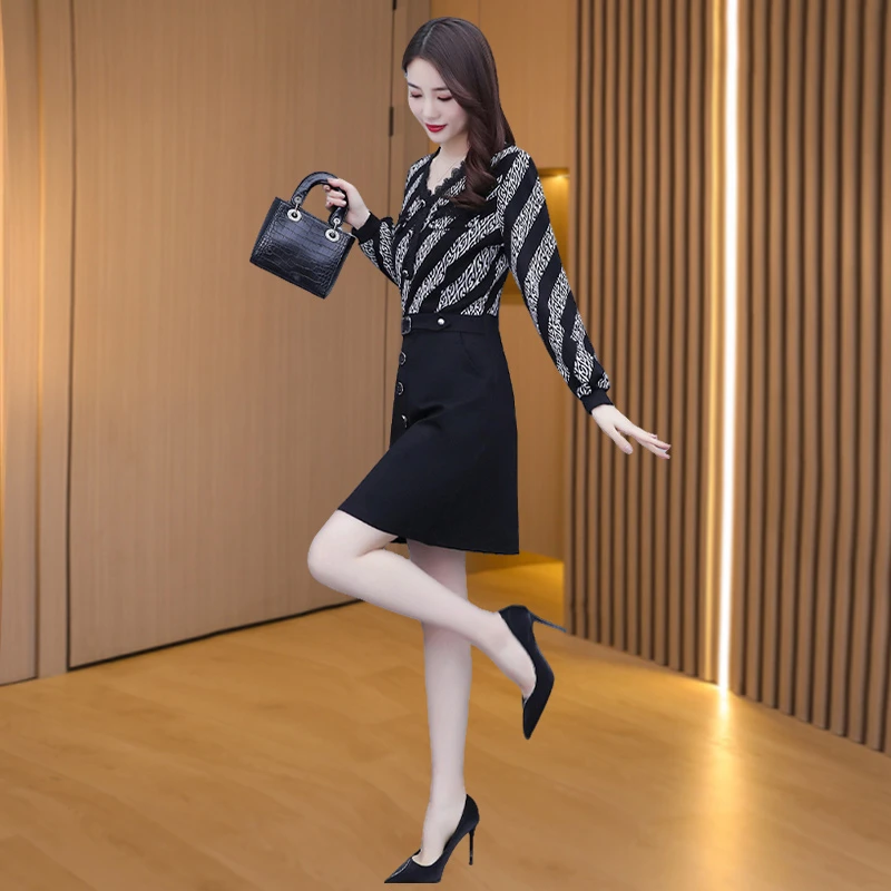 高级感小香风假两件连衣裙2025春秋长袖气质收腰法式名媛职业裙子