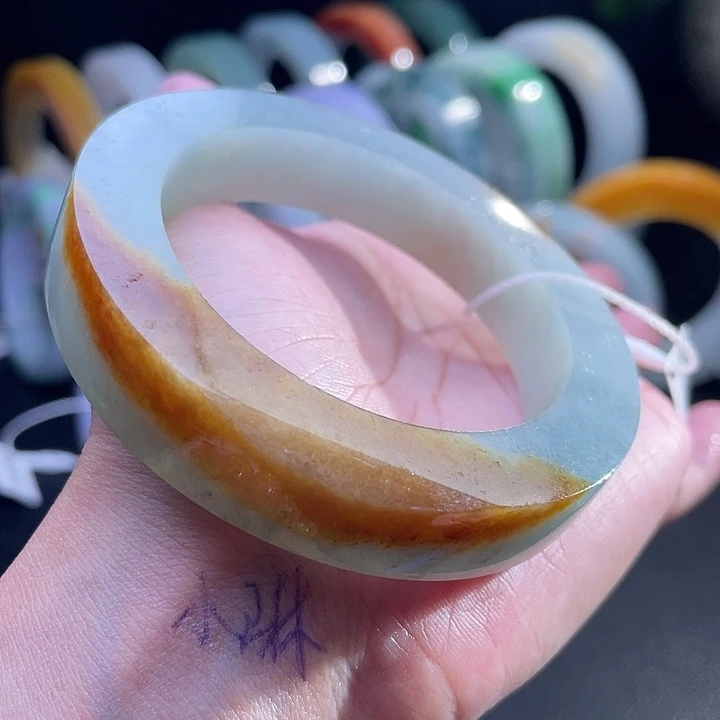 定制翡翠未镶嵌翡翠手镯