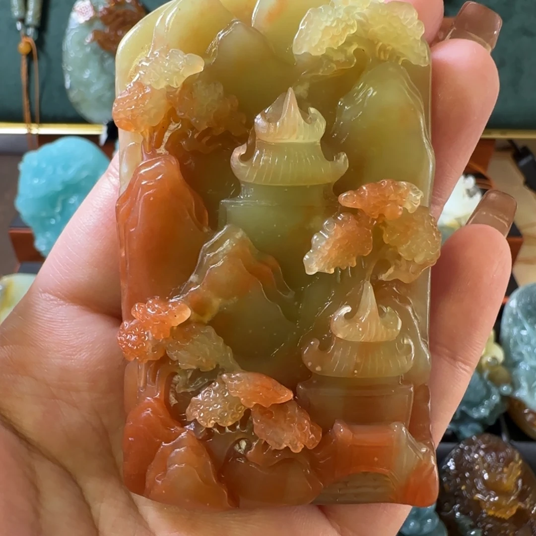 岫玉未镶嵌颈饰山水