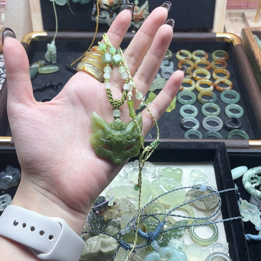 蛇纹石玉未镶嵌颈饰福利