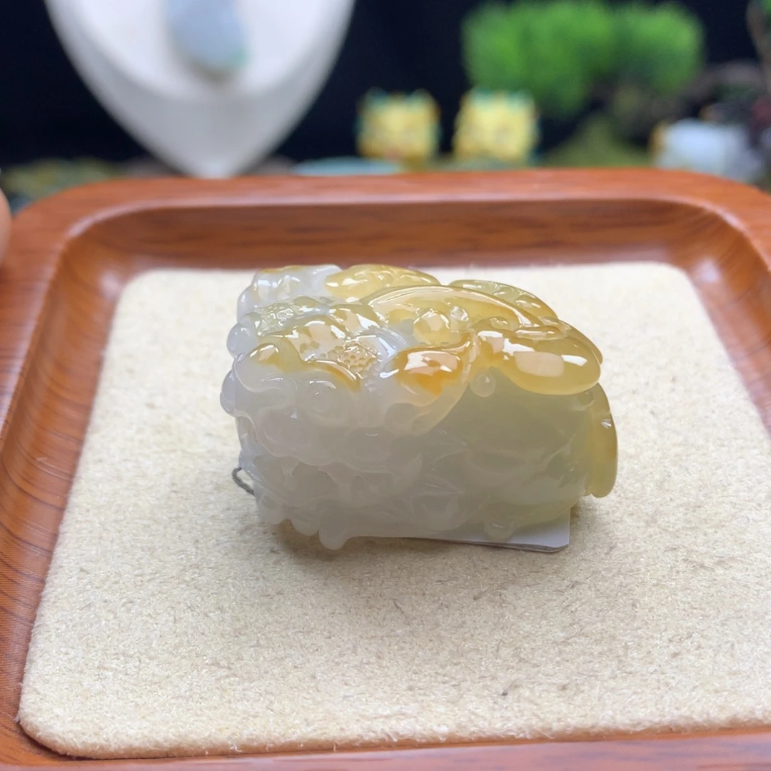 翡翠未镶嵌颈饰33