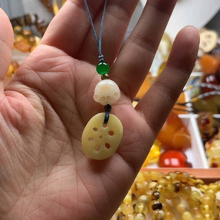 未镶嵌琥珀裸石手机挂件