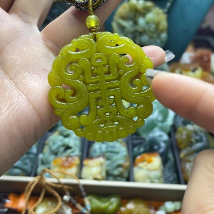 蛇纹石玉未镶嵌挂件