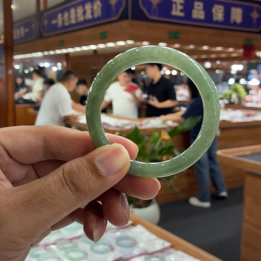 未镶嵌手镯翡翠手镯
