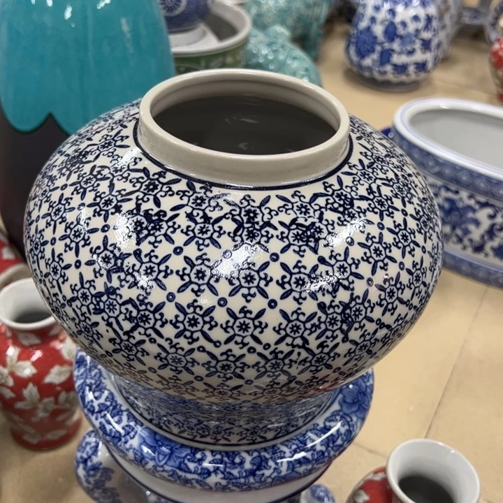 瓷片微瑕陶瓶。。。。。。。。。。。。。