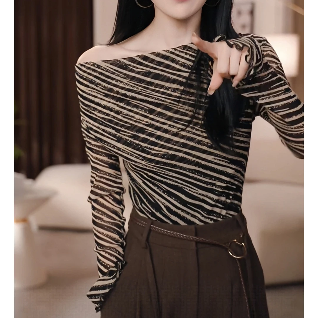 2025秋季新款设计感斑马纹长袖T恤女打底衫设计感气质时尚上衣潮
