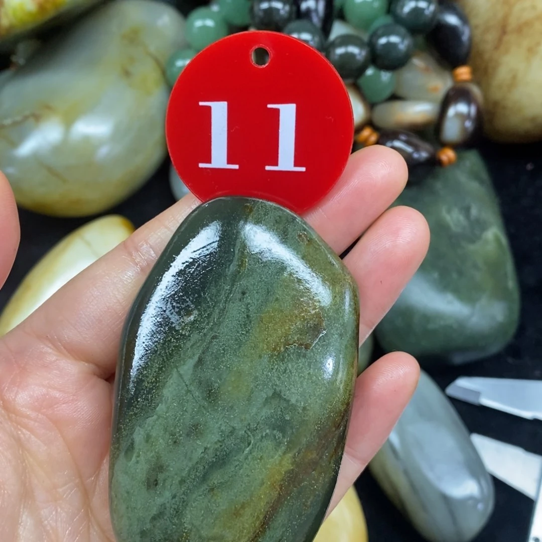 未镶嵌和田玉（糖玉）挂件