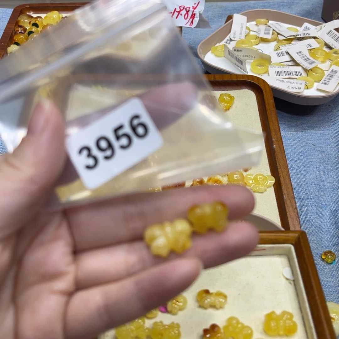 琥珀珠宝奇石未镶嵌