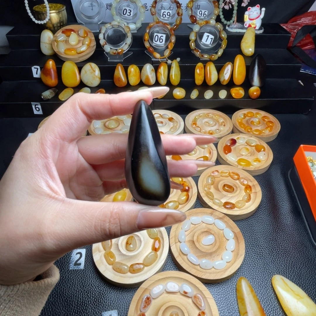 迪***！和田玉未镶嵌手串