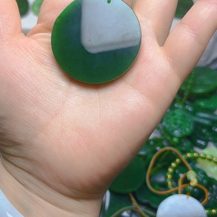 颈饰未镶嵌和田玉燕****翔