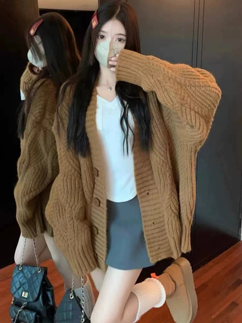 奶呼呼厚棕色毛衣外套女秋冬宽松慵懒风麻花复古针织开衫外穿上衣