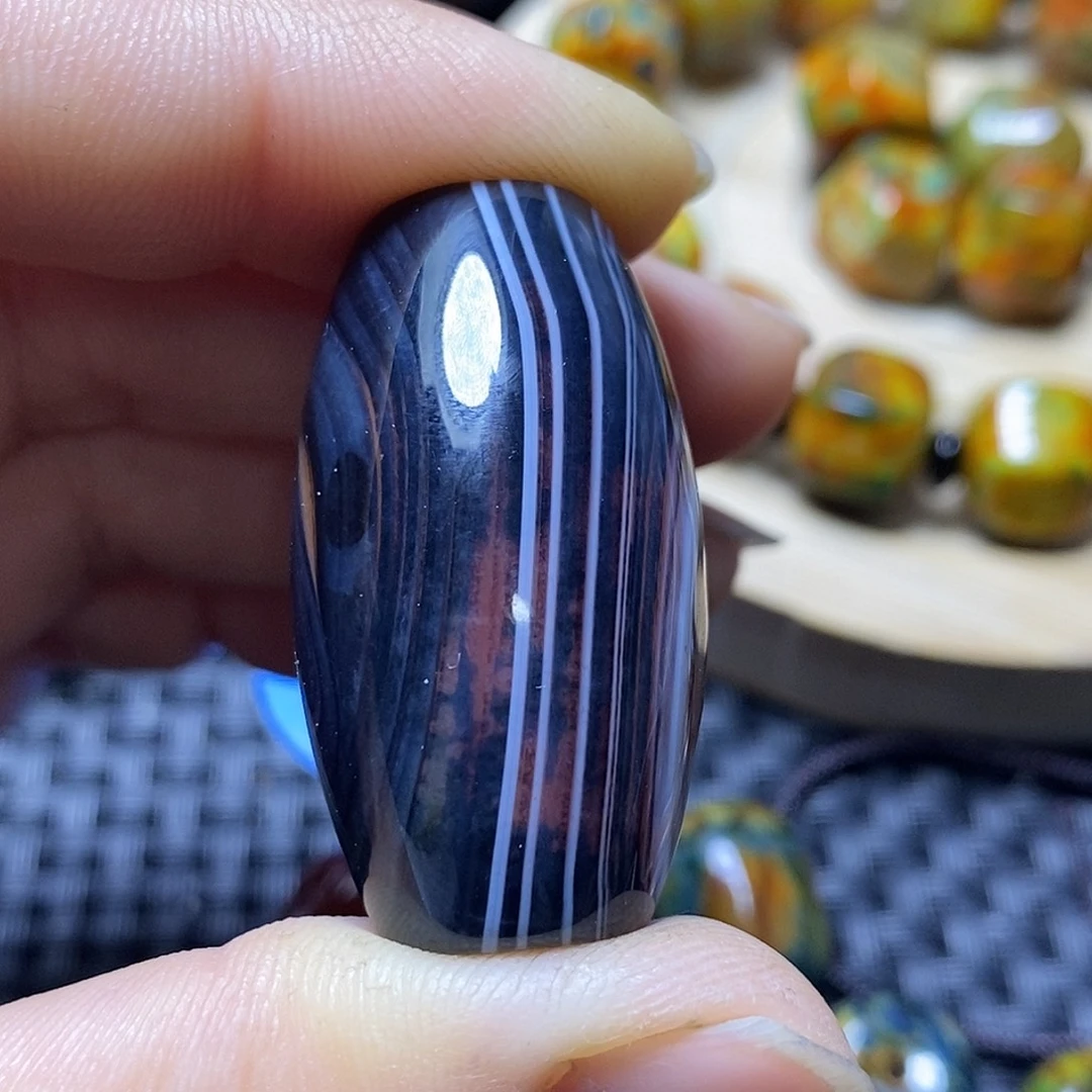 桂***）玛瑙/玉髓未镶嵌颈饰