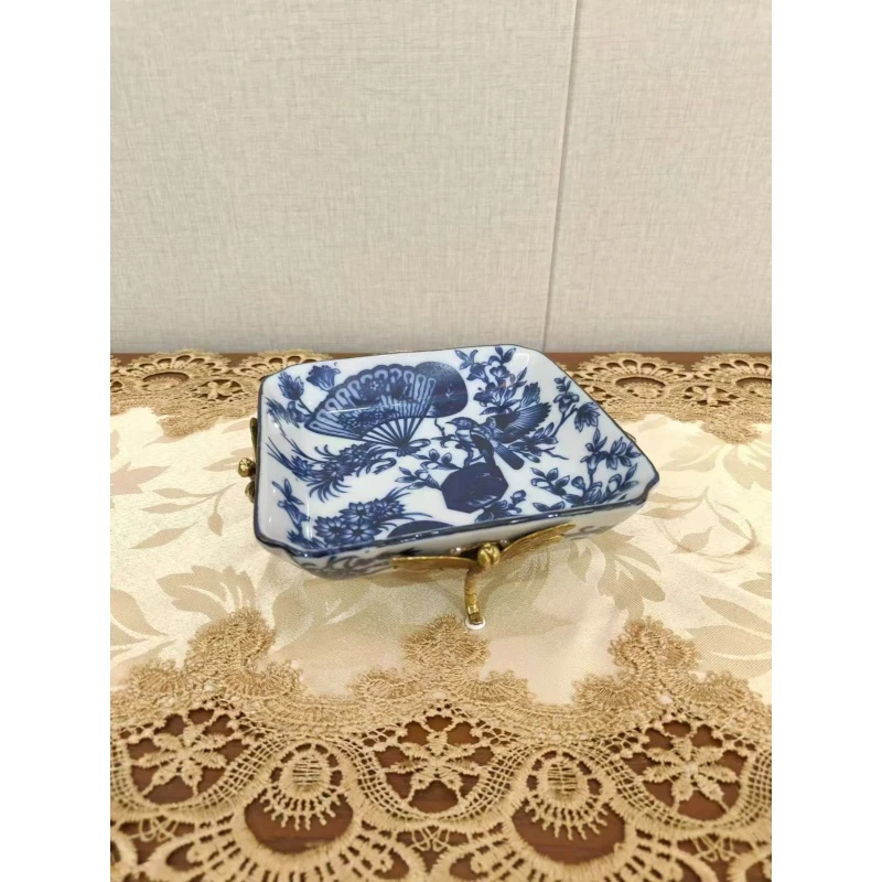 铜配瓷青花扇子画蜻蜓果盘