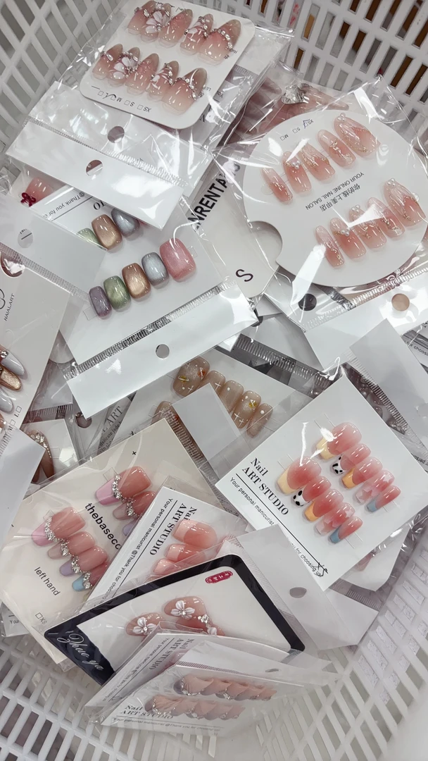 到手5副 纯手工穿戴甲 No退No换 默认微瑕 无运费险 请理性下单