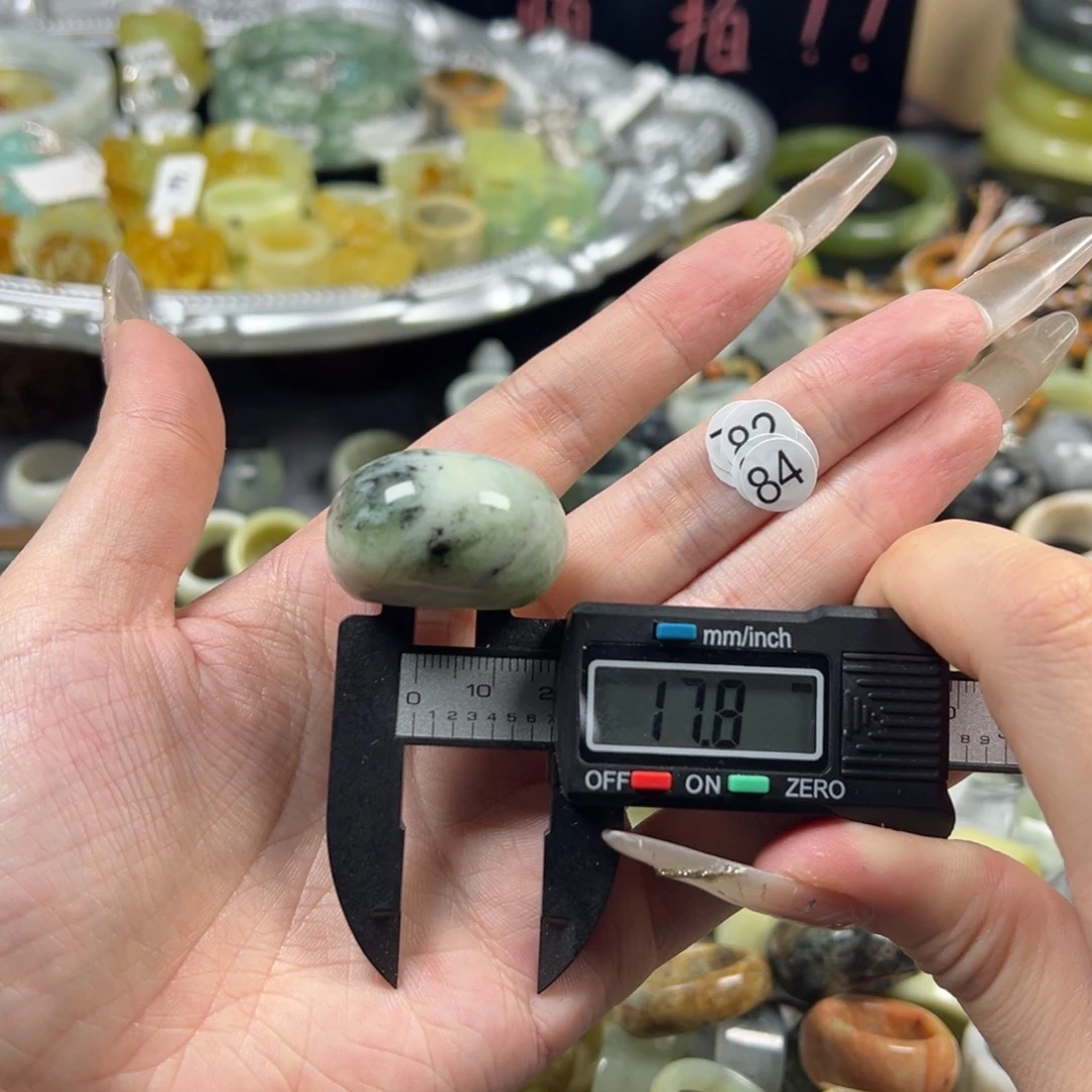 蛇纹石玉未镶嵌戒指