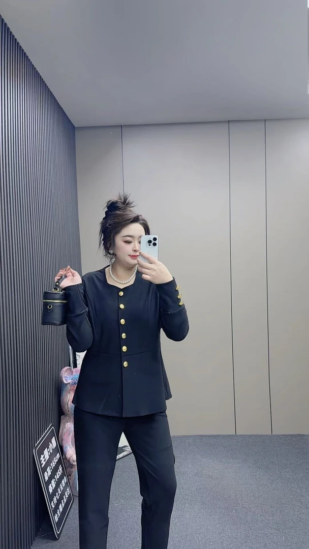 （小娜家） 显瘦时尚精致小香圆领上衣洋气休闲百搭8126