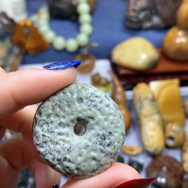 岫岩河磨玉（透闪石质玉）吊坠未镶嵌