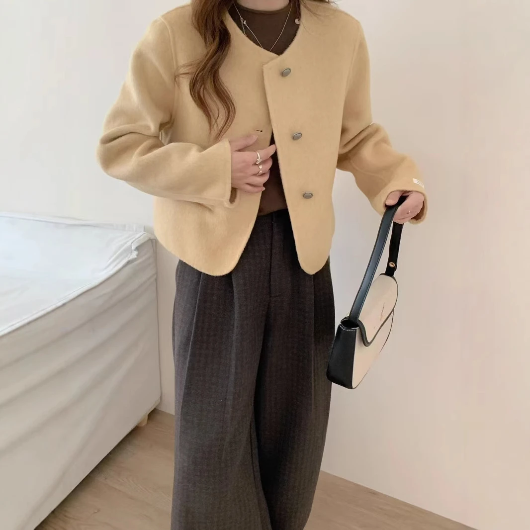 2025双面羊毛大衣女短款简约通勤宽松舒适金属扣羊毛呢子外套新款