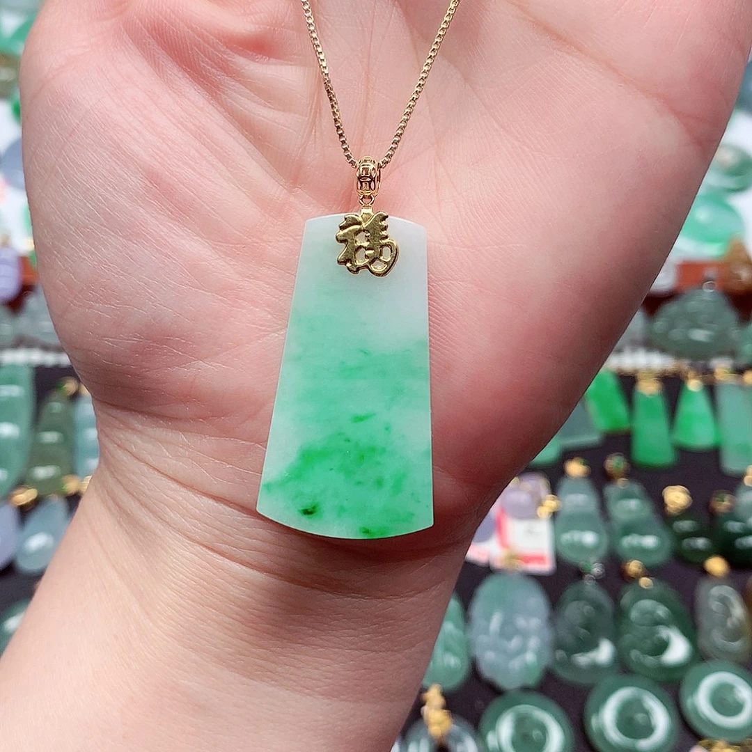 翡翠18K金镶嵌颈饰天然翡翠A货