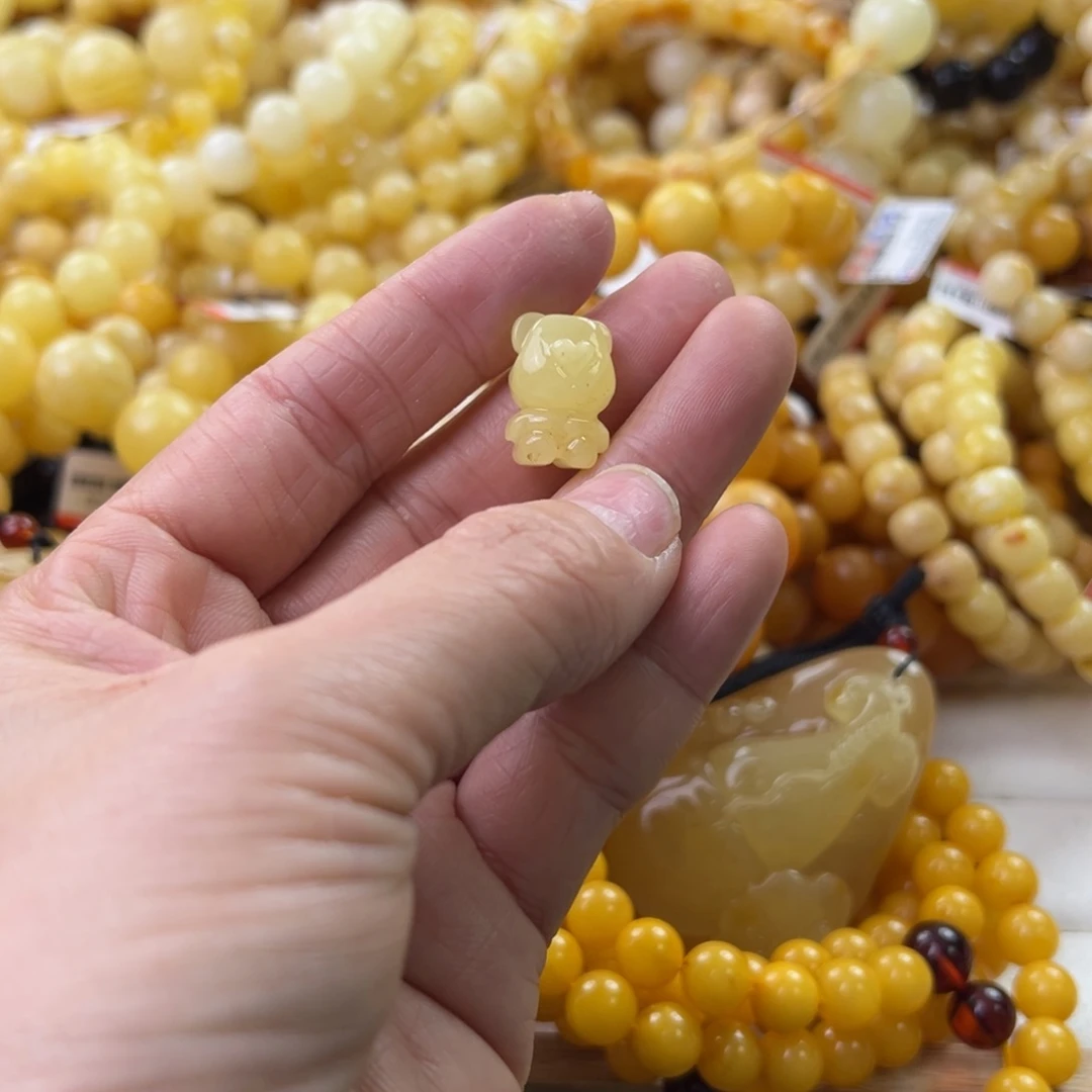 琥珀珠宝奇石未镶嵌