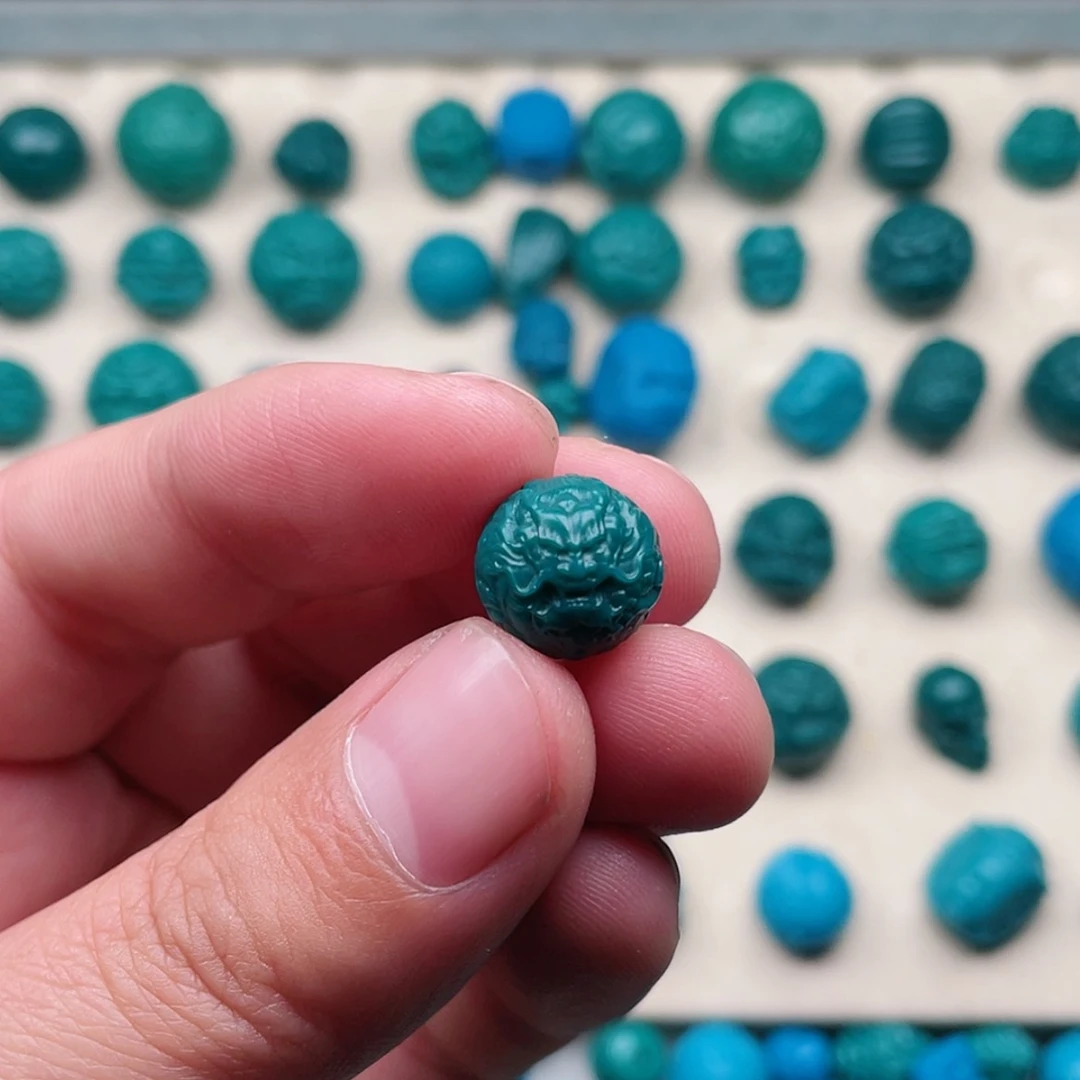 【闪购商品】玻璃颈饰龙珠雕刻一般，尺寸13