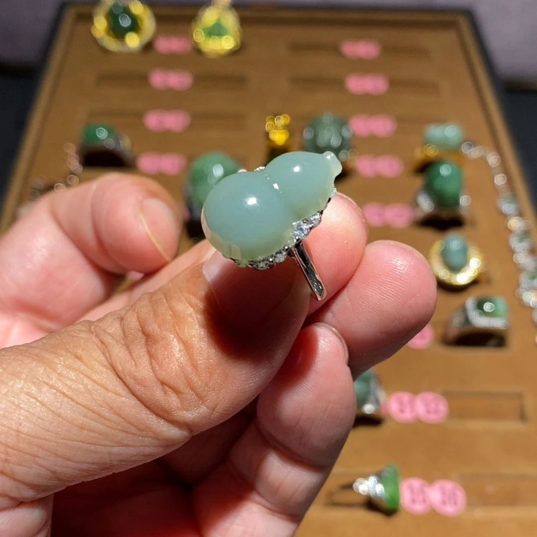 未镶嵌戒指和田玉（碧玉）