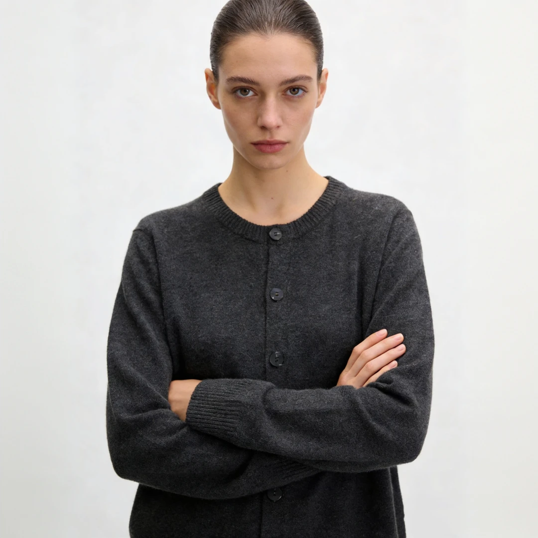 【LULU YUG】纯色圆领修身显瘦休闲羊毛开衫 LH-028