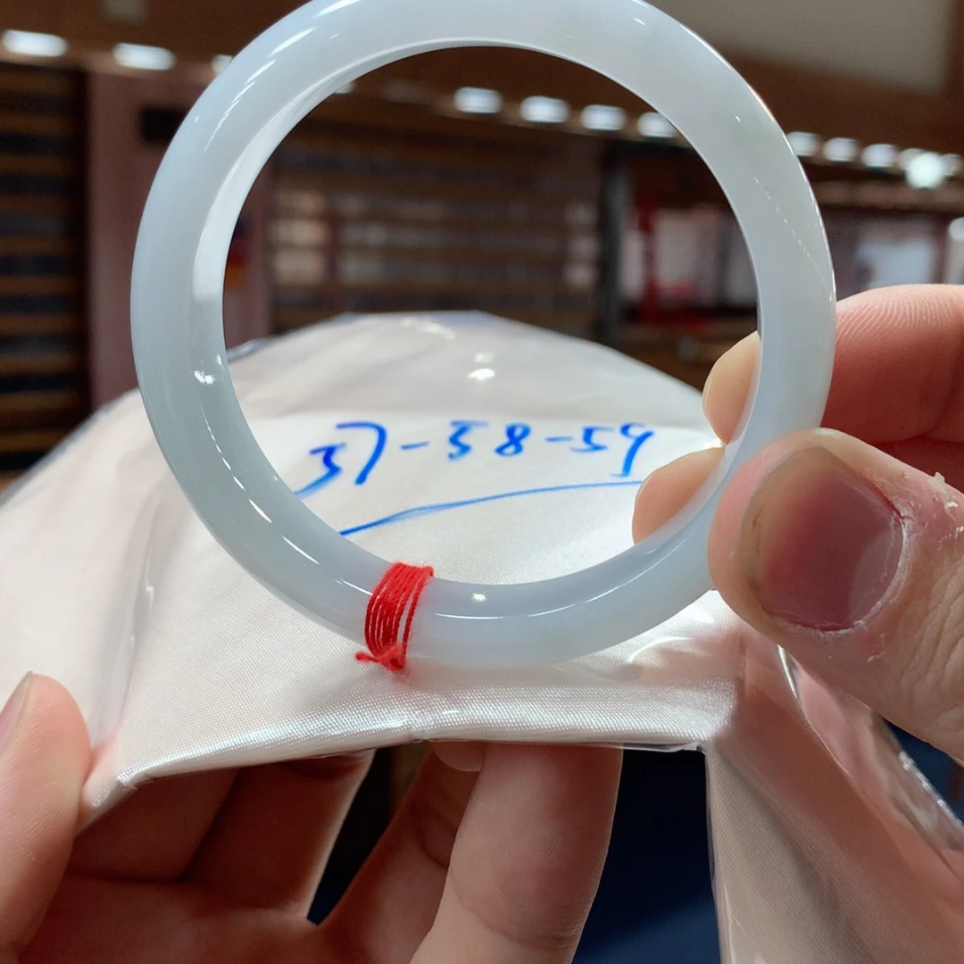 翡翠手镯未镶嵌买断