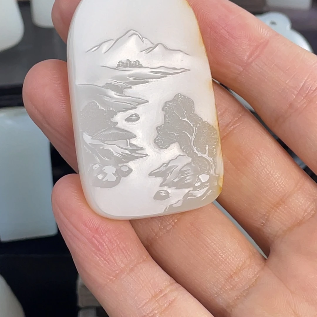 芸***粟和田玉（子料）未镶嵌颈饰