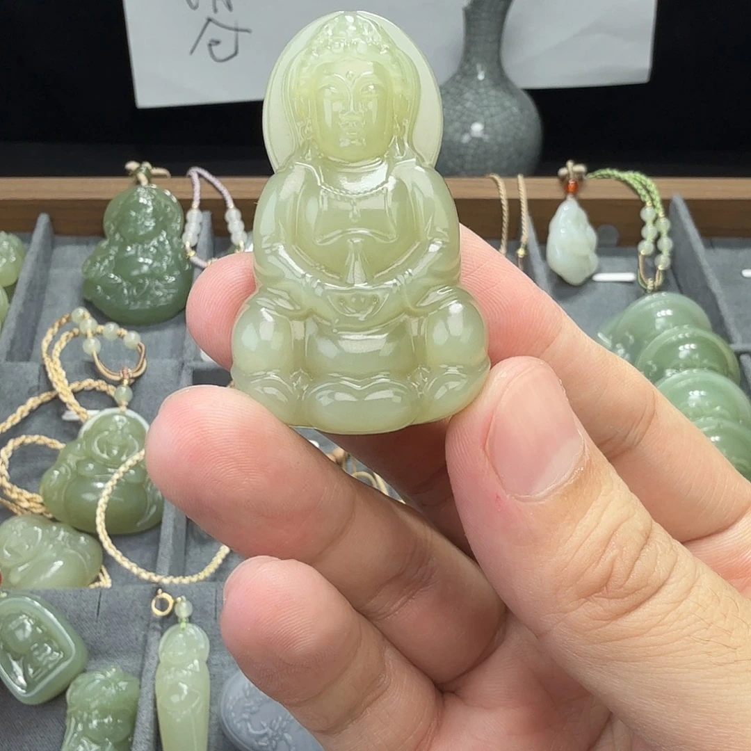 和田玉未镶嵌颈饰50mm大观音