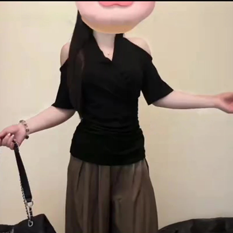 胖MM大码设计感露肩V领夏季纯欲风T恤女新款收腰显瘦性感短袖上衣