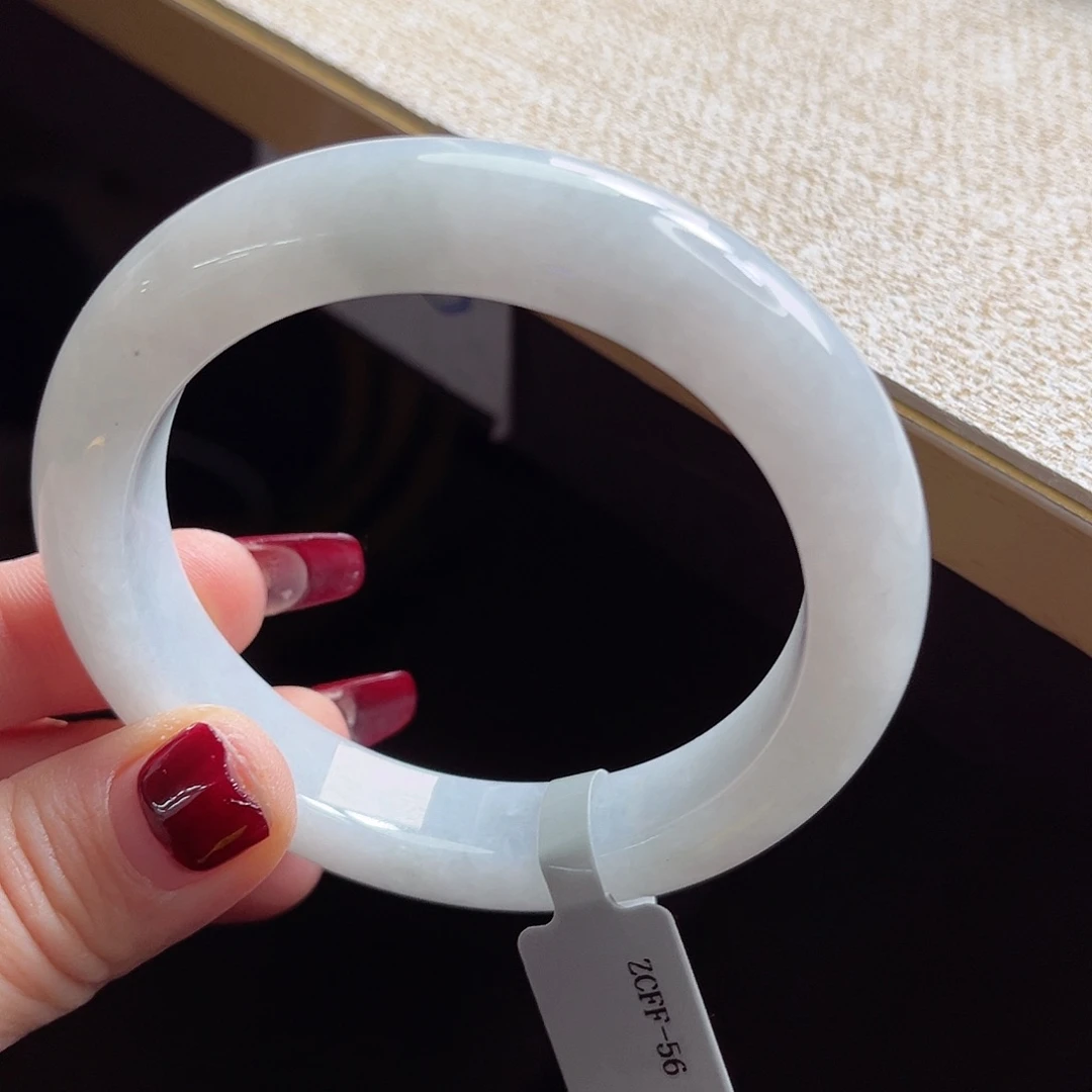 翡翠手镯未镶嵌手镯