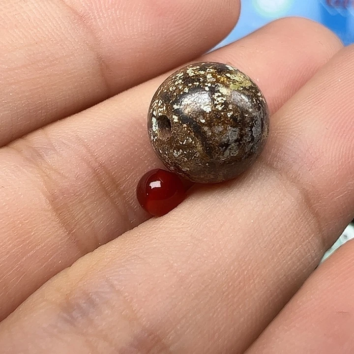 南红玛瑙未镶嵌配饰11瑕疵