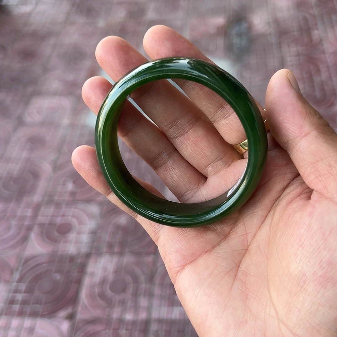 和田玉手镯未镶嵌闭眼入豪华巨漏巨漏