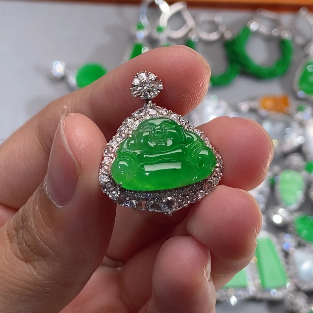 颈饰18K金镶嵌翡翠天然缅甸A货翡翠