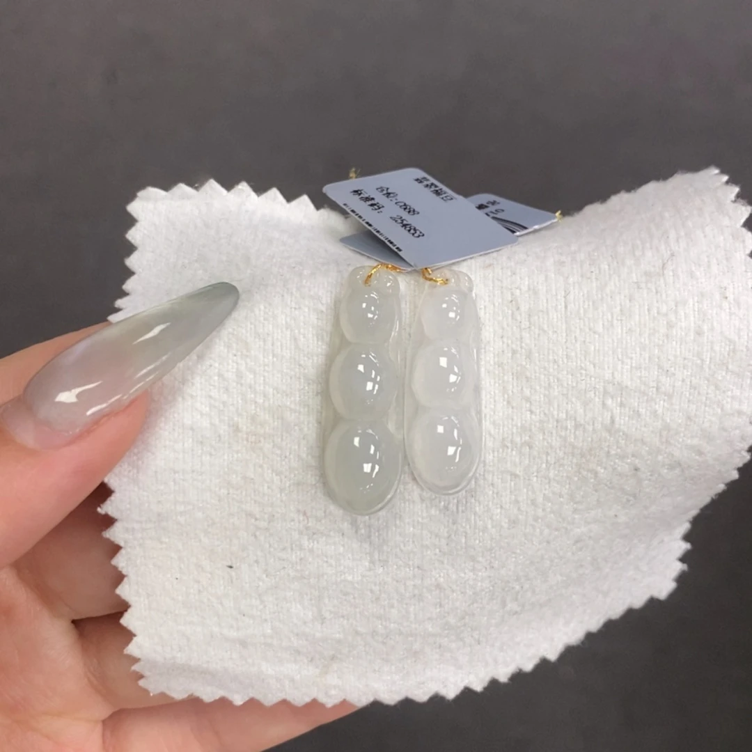 【闪购商品】颈饰未镶嵌翡翠福豆（可选其一）